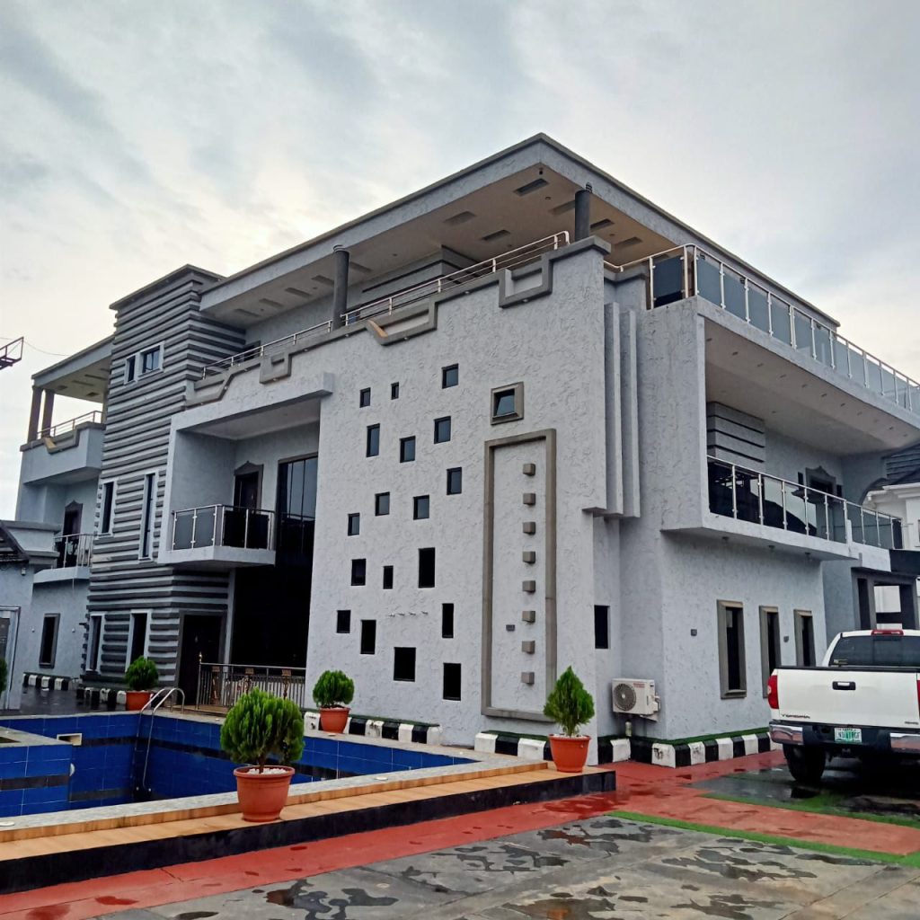 Abroad Standard luxury duplex with terrace Udenwa Estate