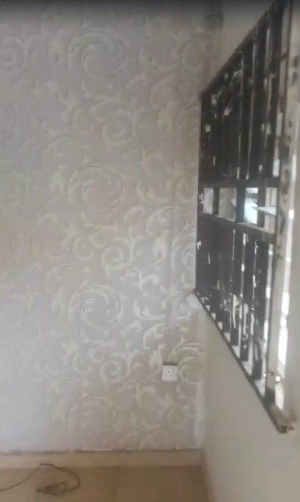 TO LET: 1 bed room flat thinkers corner by godfrey okoye university.